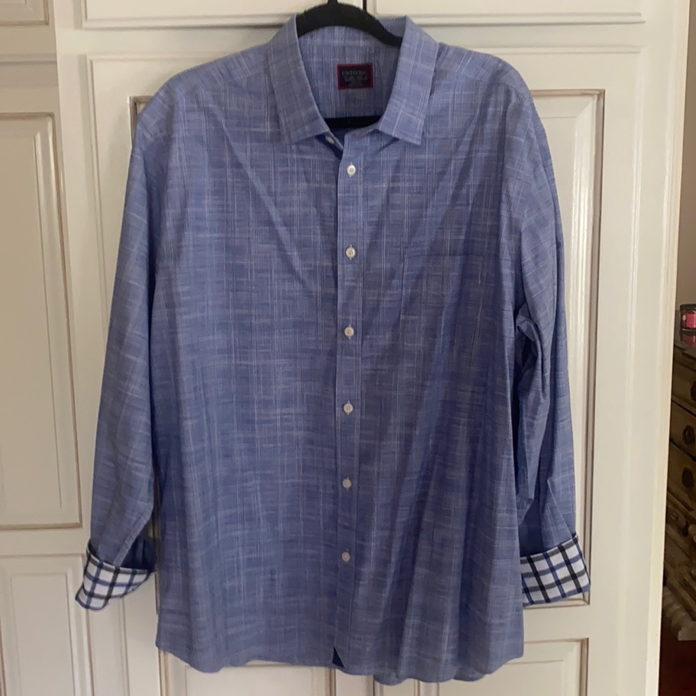 Like new , worn once xxl untuckit shirt . Contrast cuffs when rolled up .